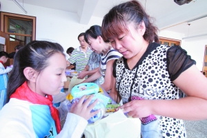 實驗小學(xué)“愛心一角捐”