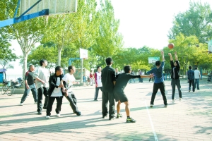 秋季健身鍛煉 遼河公園多運(yùn)動