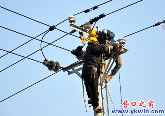 電建工人的“高空工作秀”