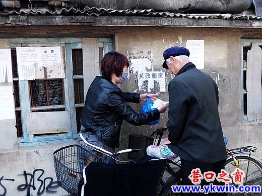 奧林社區(qū)開展清理小廣告專項(xiàng)活動(dòng)