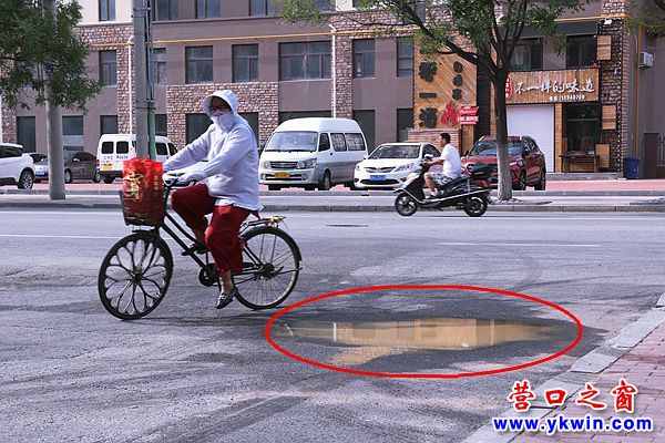 小區(qū)垃圾桶1