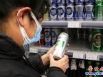 戴一沓口罩！營口一女子上演多重防護(hù)