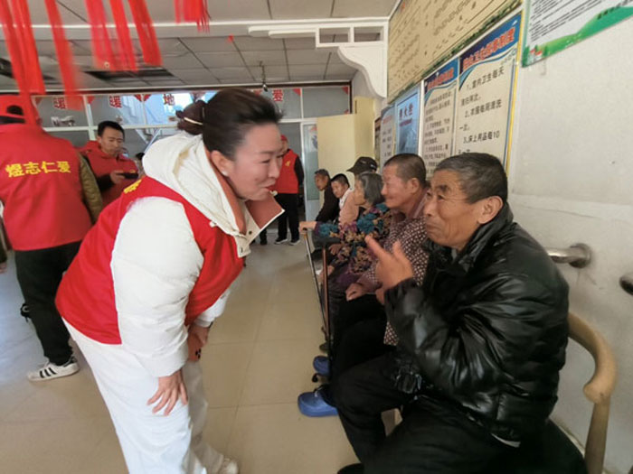 愛(ài)心匯聚 情暖九壟地